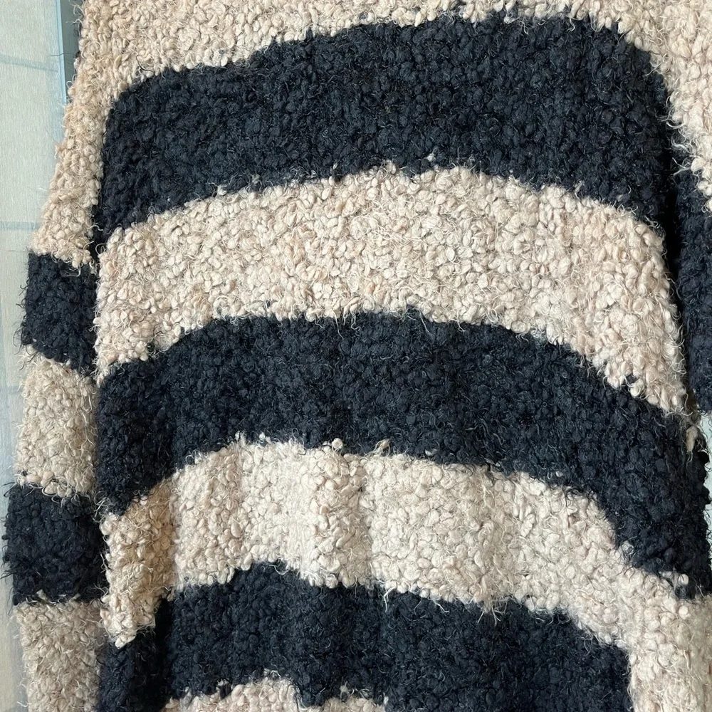 Free People oversized Black and Tan cardigan sweater; super soft & comfy